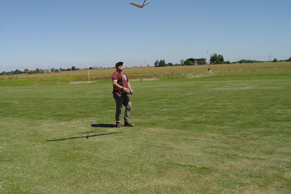 Zawody zdalnie sterowanych motoszybowców [fotogaleria]