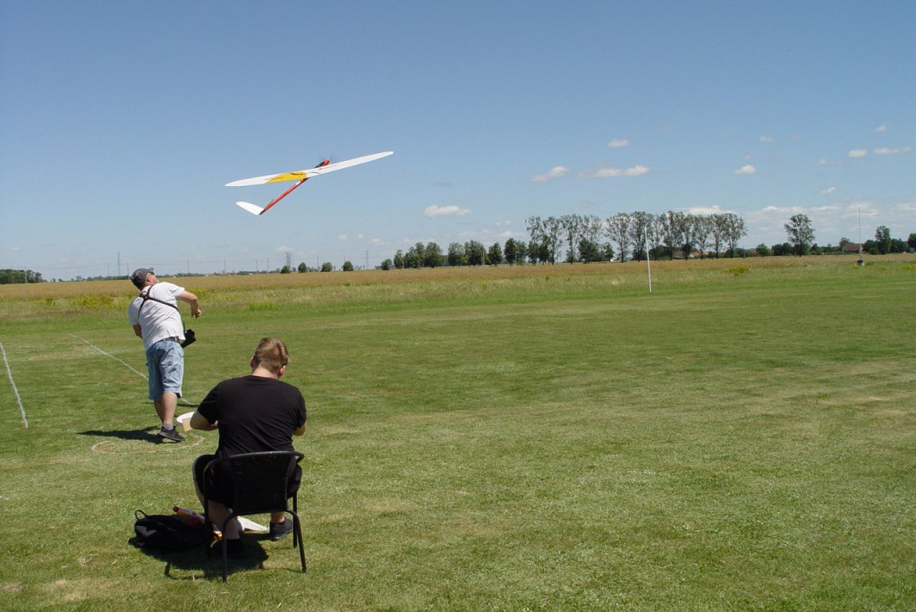 Zawody zdalnie sterowanych motoszybowców [fotogaleria]