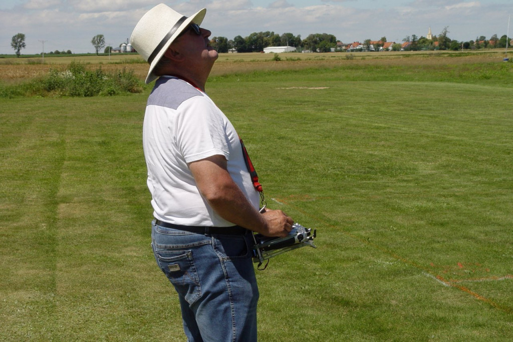 Zawody zdalnie sterowanych motoszybowców [fotogaleria]