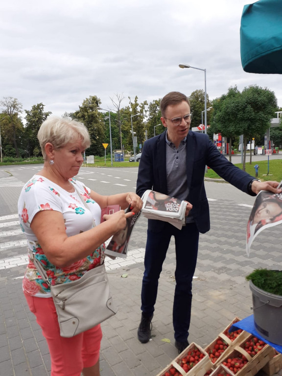 Lokalni działacze i sympatycy PiS rozmawiali z mieszkańcami Brzegu