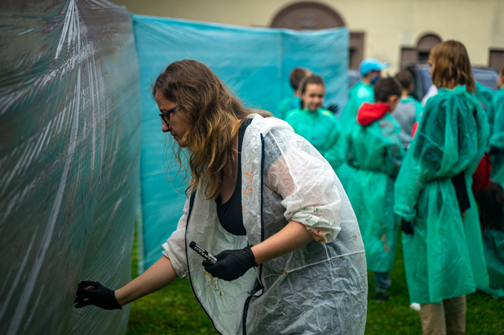 Początek wakacji. Przy OKiR w Grodkowie powstały kolejne murale