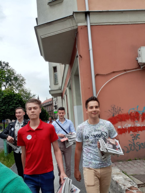 Lokalni działacze i sympatycy PiS rozmawiali z mieszkańcami Brzegu