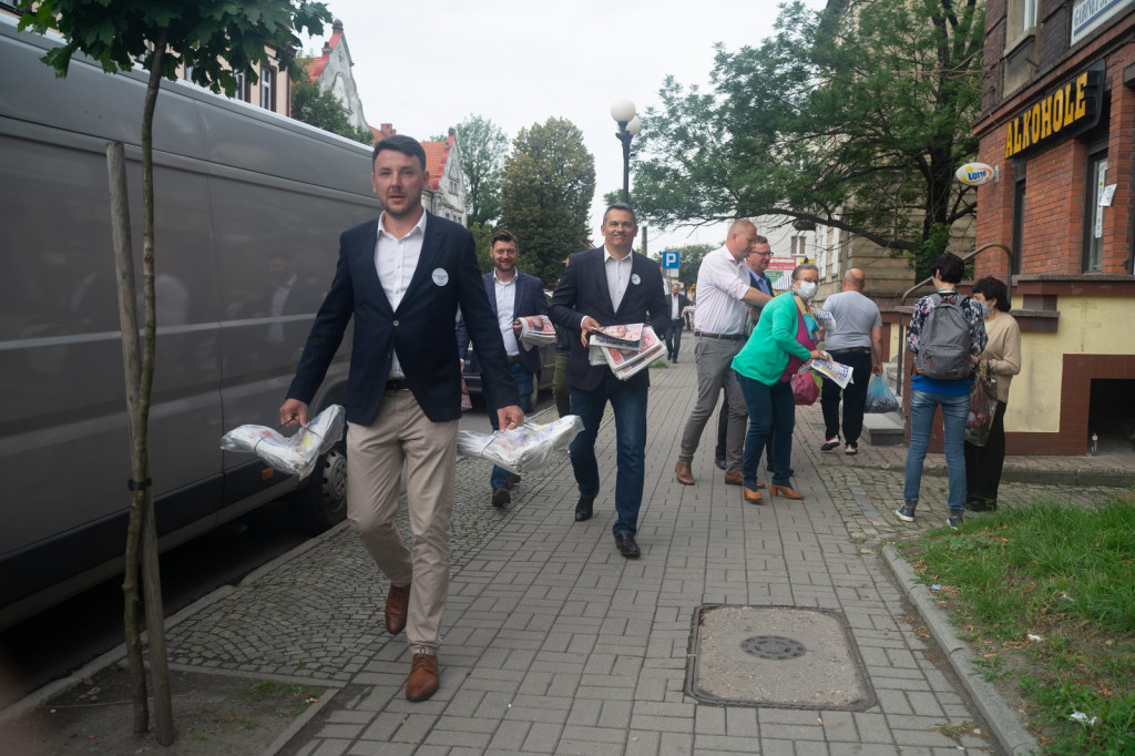 Kampania prawie na finiszu. Opolscy posłowie Koalicji Obywatelskiej w Grodkowie