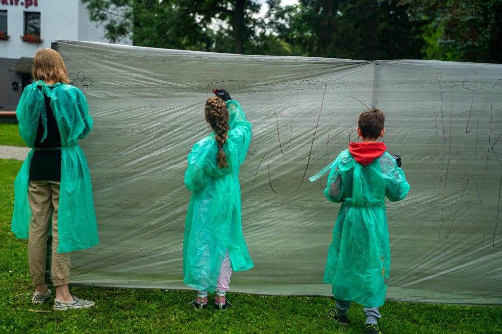 Początek wakacji. Przy OKiR w Grodkowie powstały kolejne murale