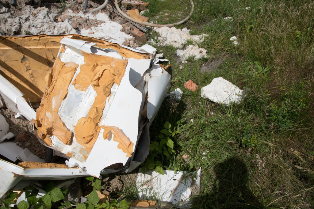 Kolejne tony nielegalnych odpadów w Skarbimierzu-Osiedle! Wójt Pulit i urzędnicy milczą