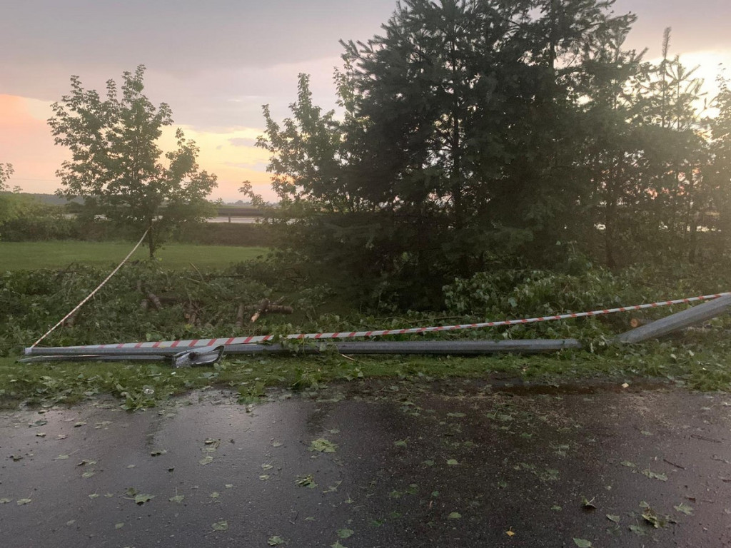 Strażacy podsumowali działania po nawałnicy. Jest sporo zniszczeń