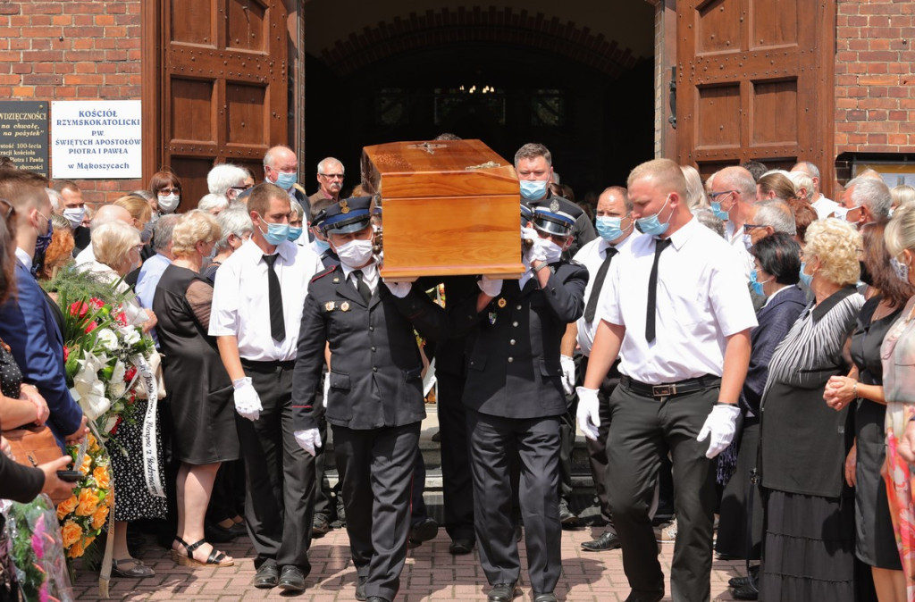 Parafianie i duchowni pożegnali księdza kanonika Antoniego Akińczę, wieloletniego proboszcza Mąkoszyc
