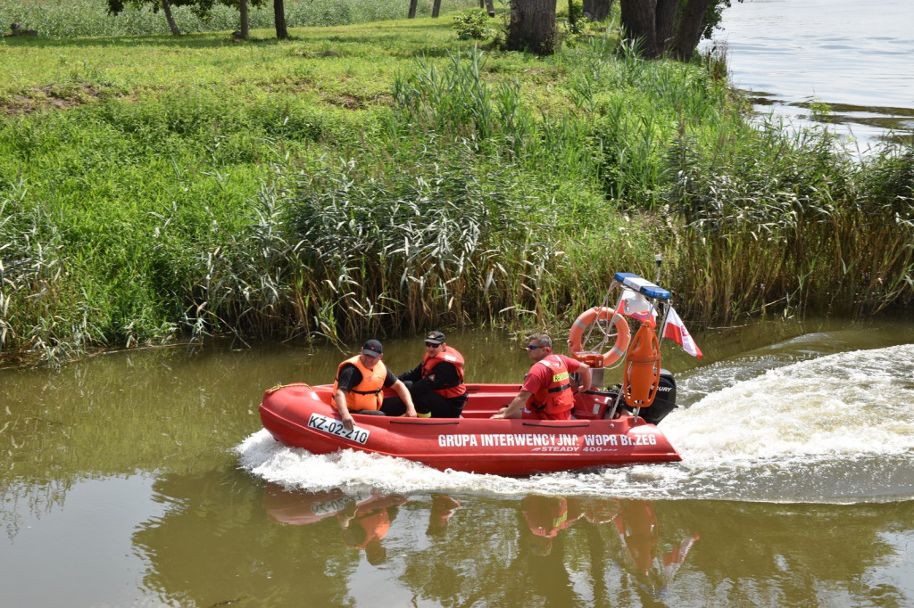 Strażacy z Brzegu i Lubszy ćwiczyli na Odrze z WOPR-owcami
