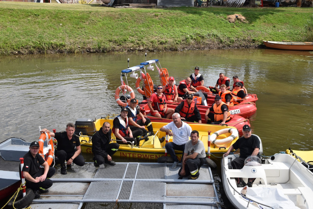 Strażacy z Brzegu i Lubszy ćwiczyli na Odrze z WOPR-owcami