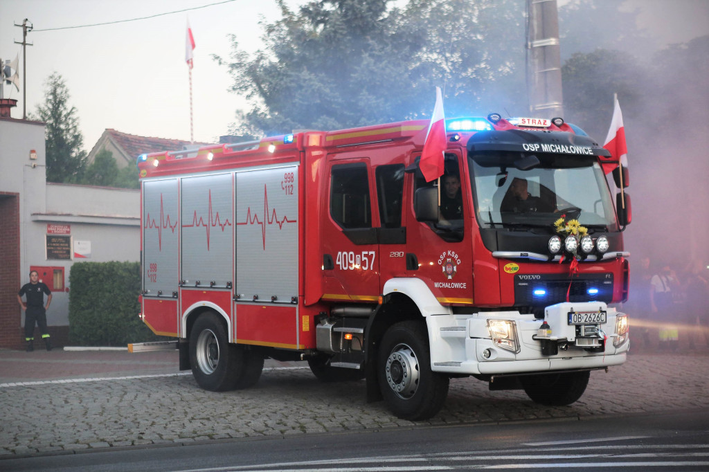 Nowy wóz bojowy dla OSP w Michałowicach [foto + wideo]