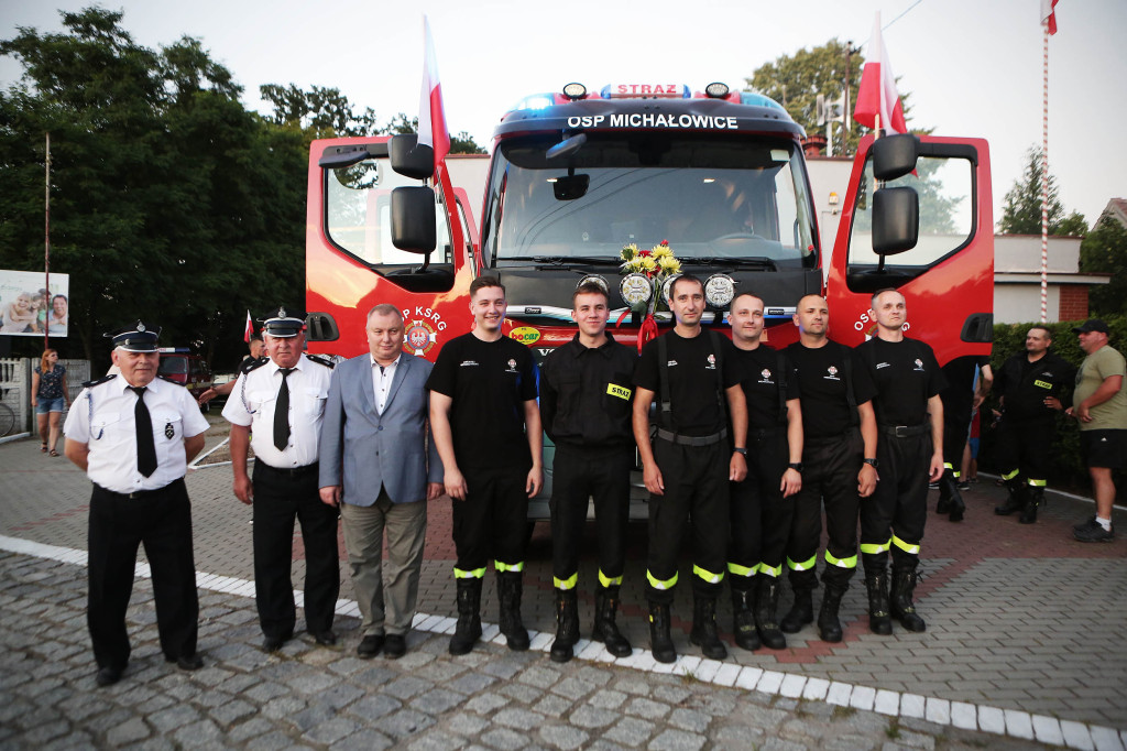 Nowy wóz bojowy dla OSP w Michałowicach [foto + wideo]