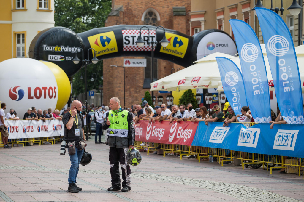 Tour de Pologne wróciło na Opolszczyznę. Kolarze wystartowali z Opola [ZDJĘCIA]