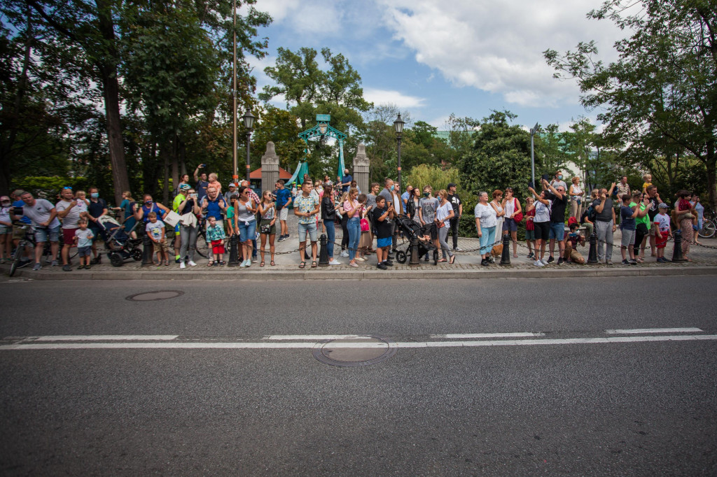 Tour de Pologne wróciło na Opolszczyznę. Kolarze wystartowali z Opola [ZDJĘCIA]