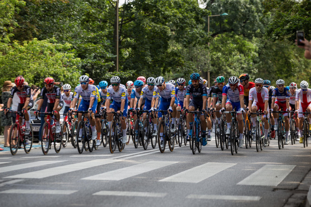 Tour de Pologne wróciło na Opolszczyznę. Kolarze wystartowali z Opola [ZDJĘCIA]