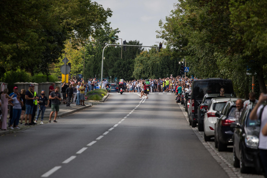 Tour de Pologne wróciło na Opolszczyznę. Kolarze wystartowali z Opola [ZDJĘCIA]