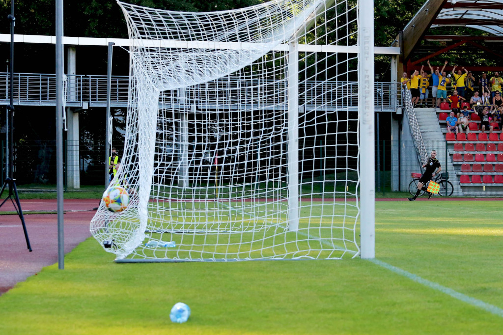 Piłkarska strzelanina w Brzegu. Stal rozgromiła Polonię Nysa