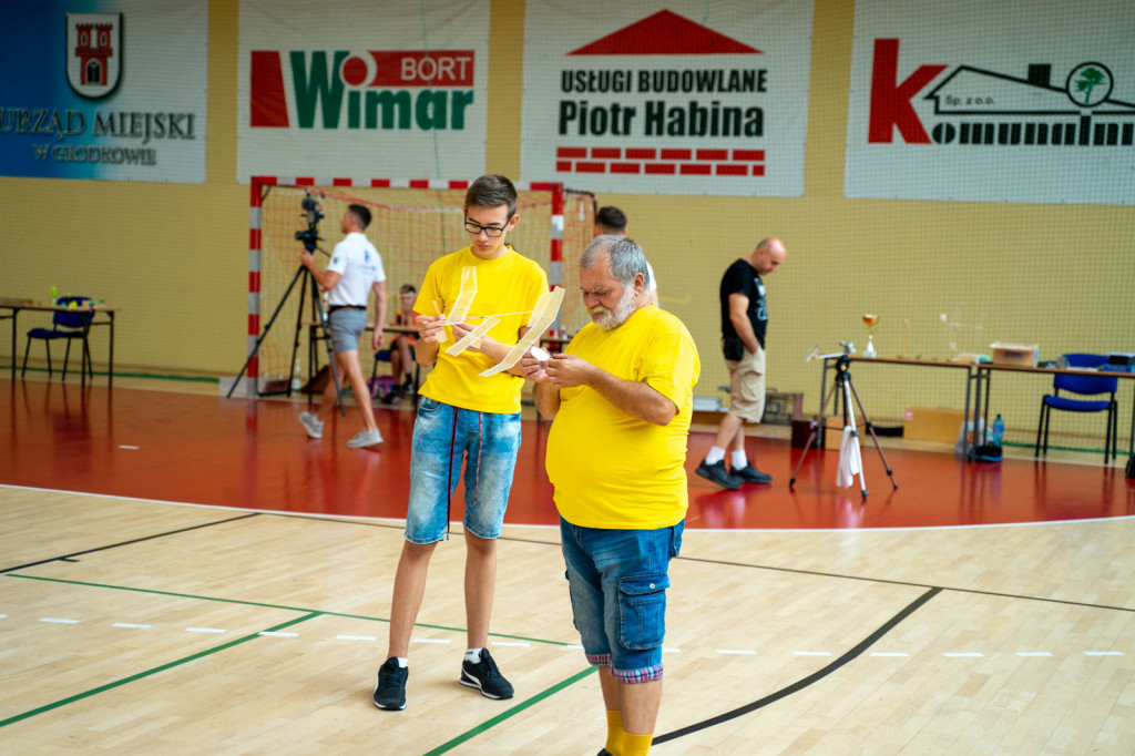 Zawody modelarskie F1D i A6 w Grodkowie [ZDJĘCIA]