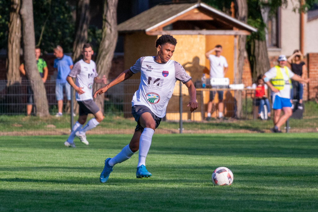 Starowice lepsze w derbach