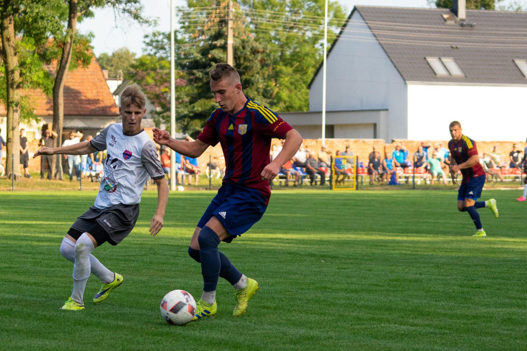 Starowice lepsze w derbach