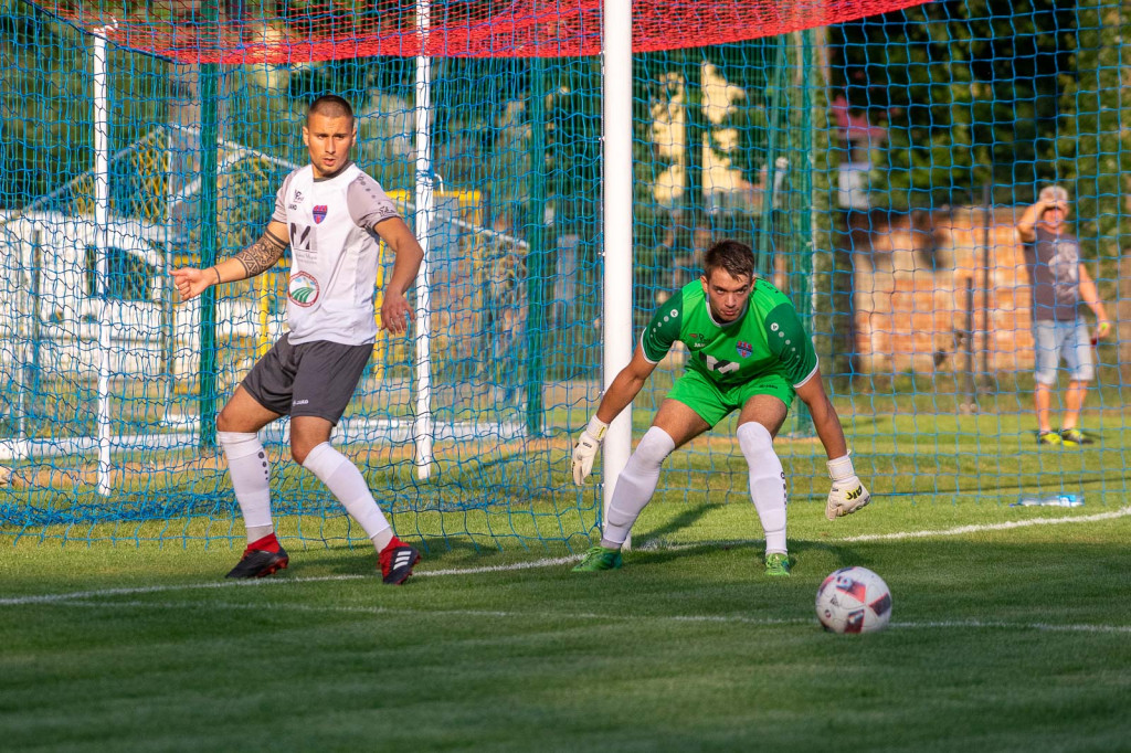 Starowice lepsze w derbach