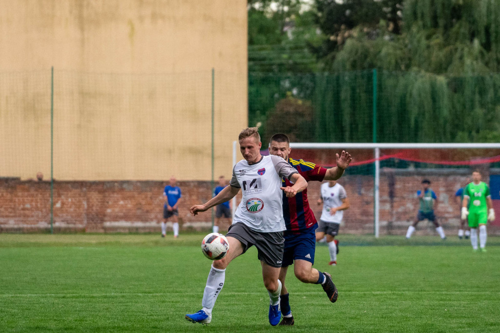 Starowice lepsze w derbach