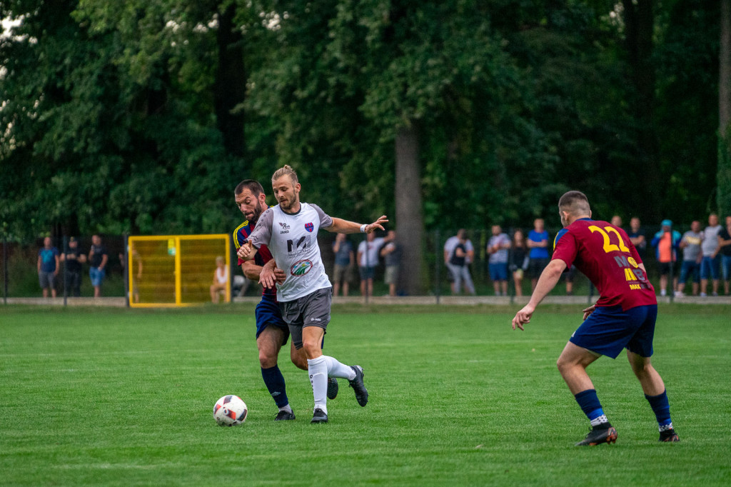 Starowice lepsze w derbach