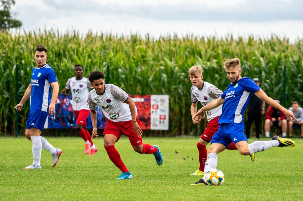 IV liga: Strzelanina w Starowicach! [zdjęcia]