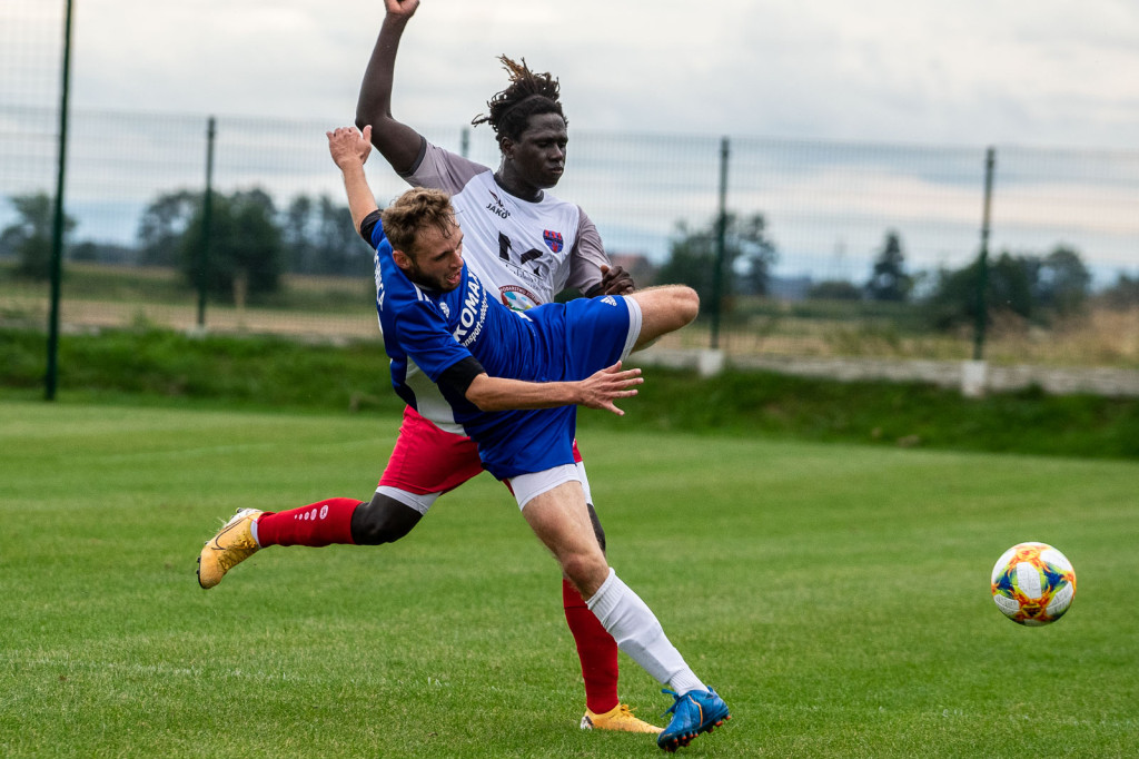 IV liga: Strzelanina w Starowicach! [zdjęcia]