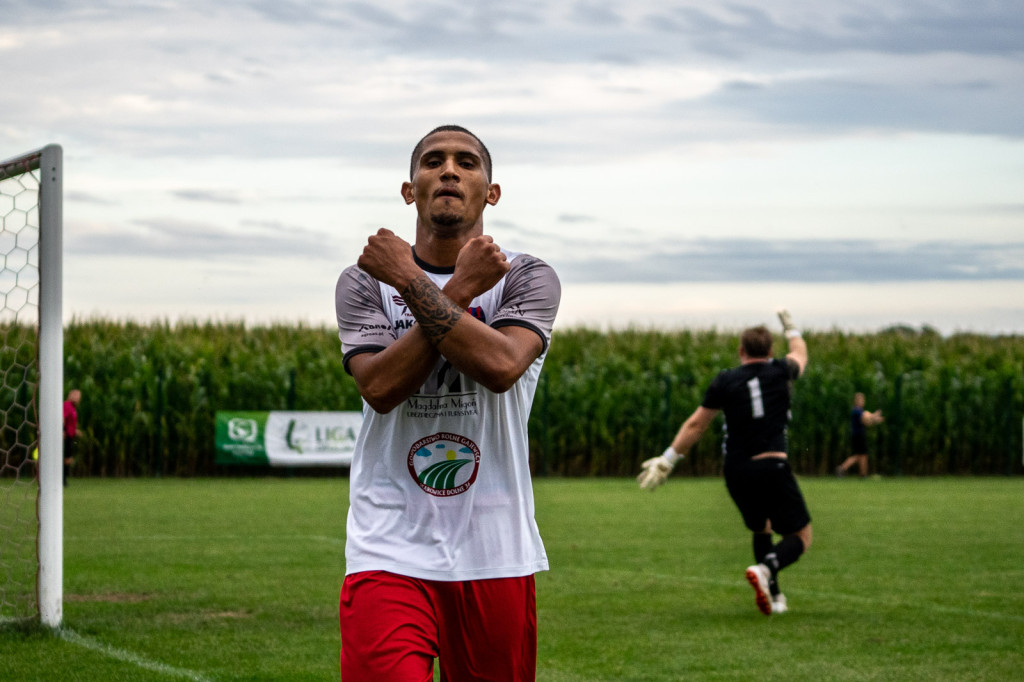 IV liga: Strzelanina w Starowicach! [zdjęcia]