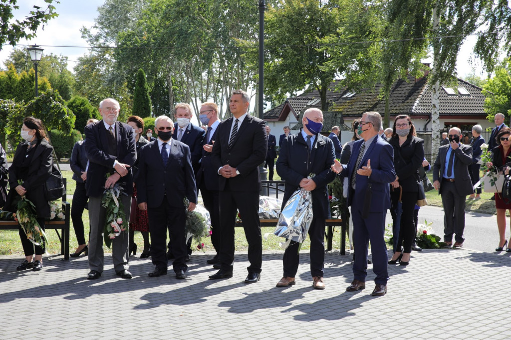 Rodzina, przyjaciele, współpracownicy pożegnali Janusza Wójcika