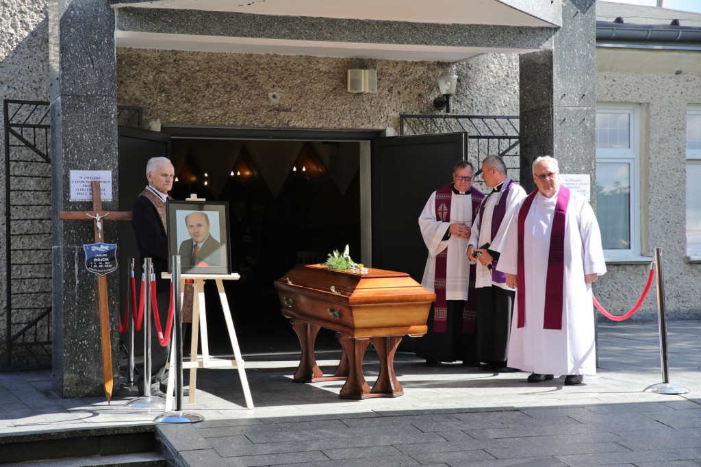 Rodzina, przyjaciele, współpracownicy pożegnali Janusza Wójcika