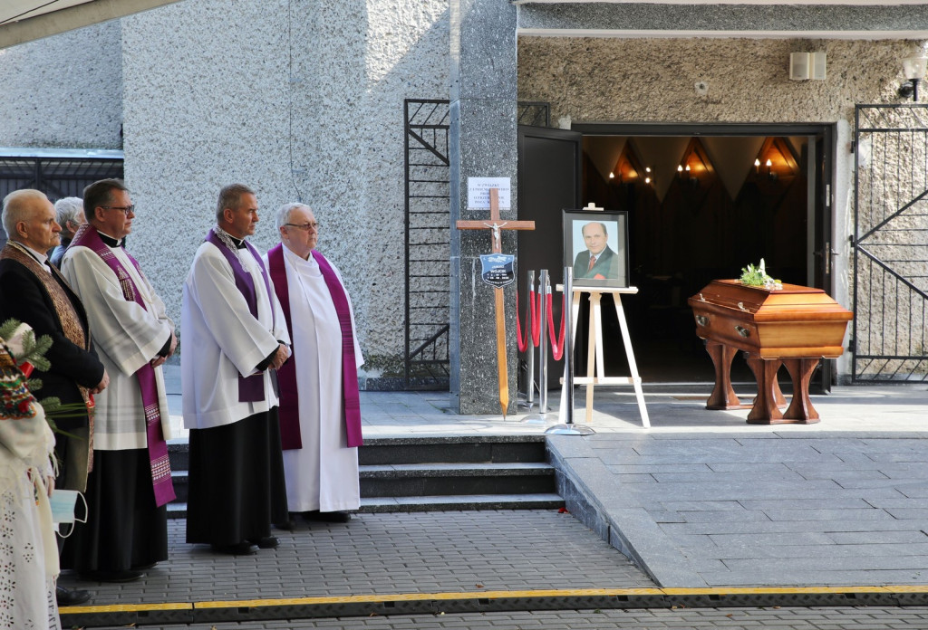 Rodzina, przyjaciele, współpracownicy pożegnali Janusza Wójcika