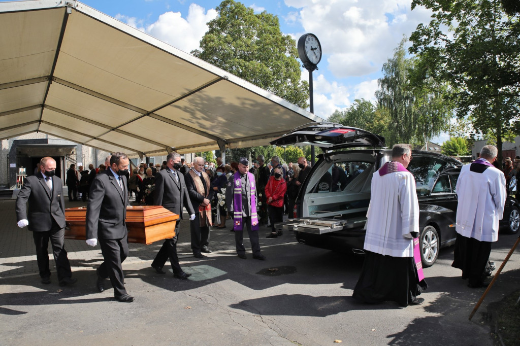 Rodzina, przyjaciele, współpracownicy pożegnali Janusza Wójcika