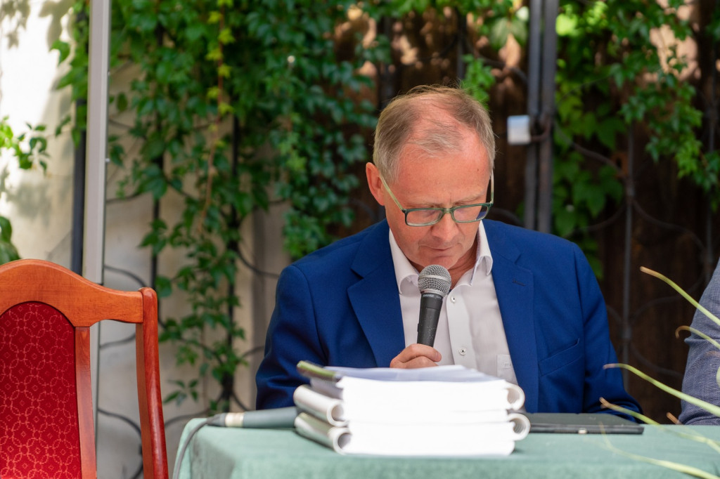 Narodowe Czytanie na dziedzińcu piastowskiego zamku