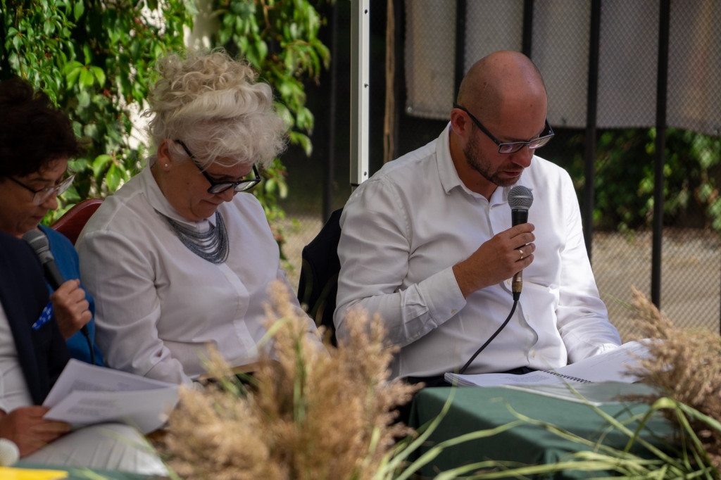 Narodowe Czytanie na dziedzińcu piastowskiego zamku
