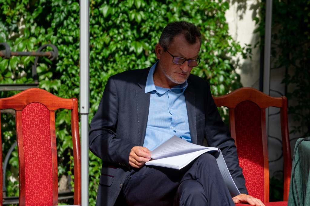 Narodowe Czytanie na dziedzińcu piastowskiego zamku