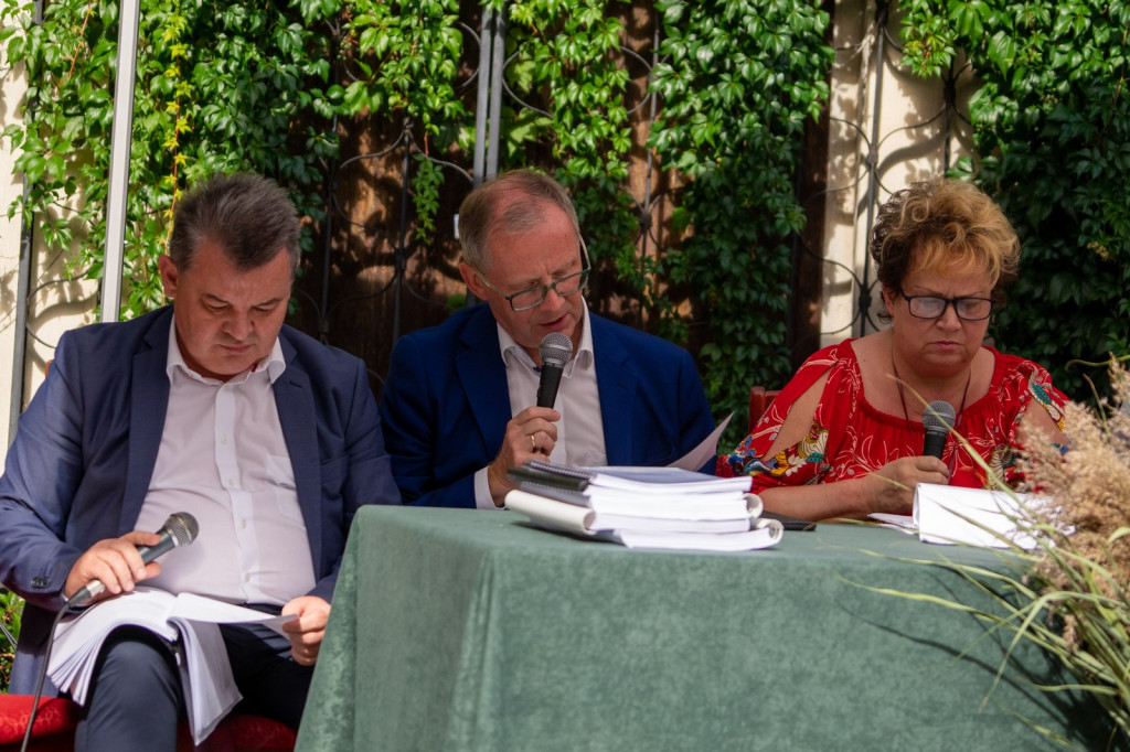 Narodowe Czytanie na dziedzińcu piastowskiego zamku