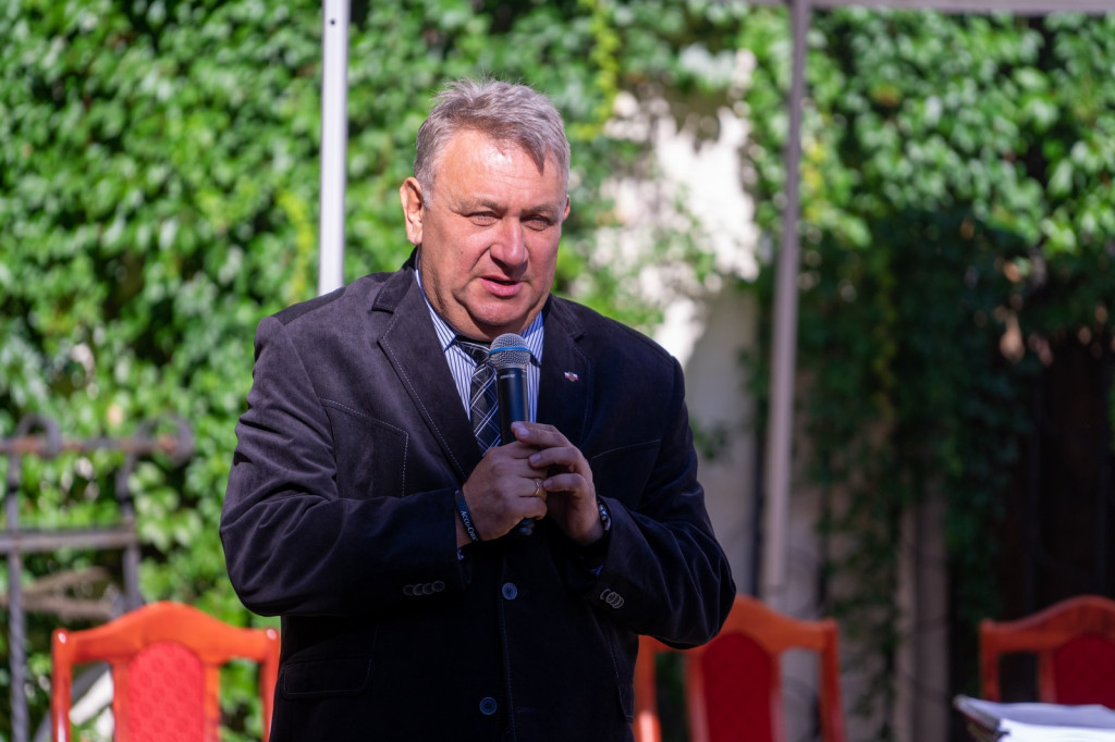 Narodowe Czytanie na dziedzińcu piastowskiego zamku