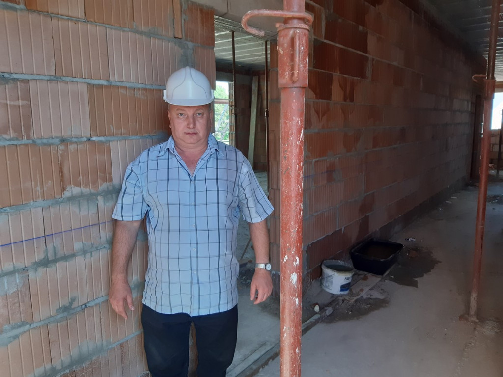 Budowa sal lekcyjnych w Mąkoszycach