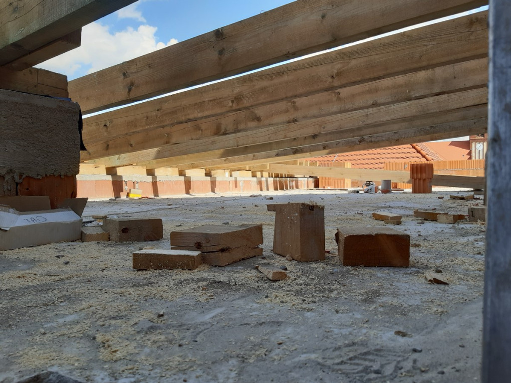 Budowa sal lekcyjnych w Mąkoszycach