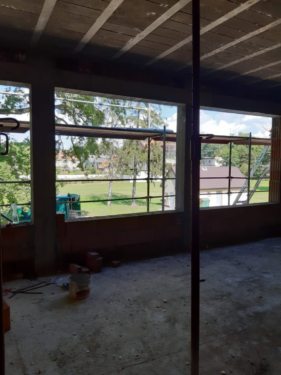 Budowa sal lekcyjnych w Mąkoszycach