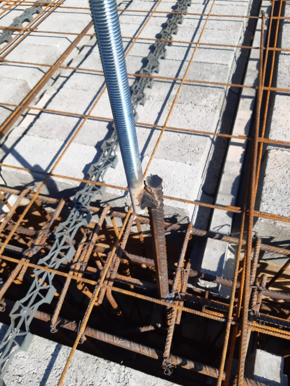 Budowa sal lekcyjnych w Mąkoszycach