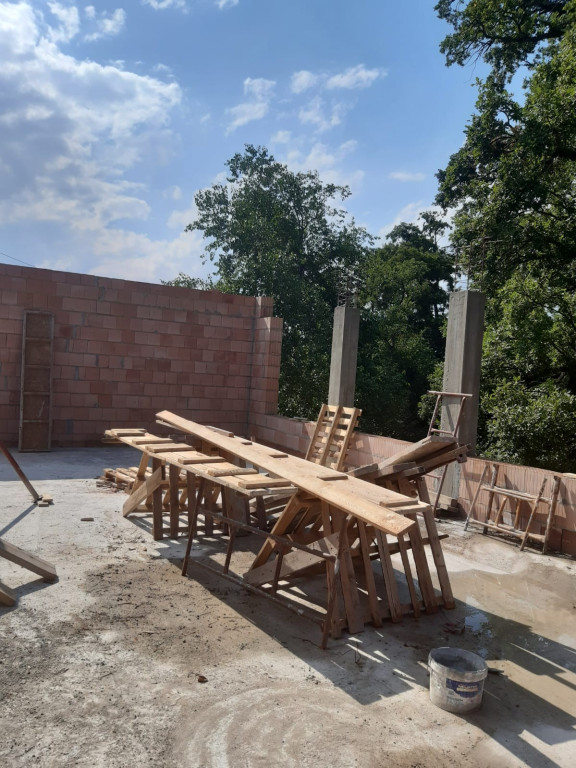 Budowa sal lekcyjnych w Mąkoszycach