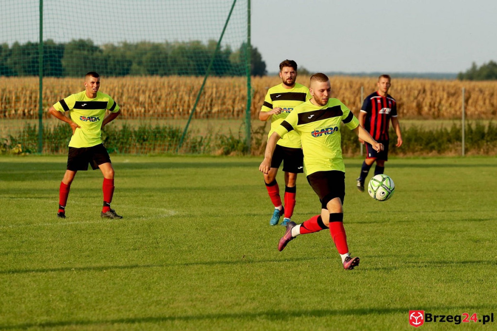 Podsumowanie klasy A. Skarbimierz i Victoria górą, pozostałe drużyny przegrały [FOTORELACJA Z MECZU Victoria Kościerzyce - Pogoń Łosiów]
