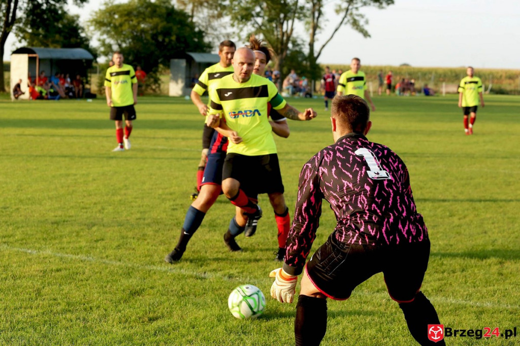 Podsumowanie klasy A. Skarbimierz i Victoria górą, pozostałe drużyny przegrały [FOTORELACJA Z MECZU Victoria Kościerzyce - Pogoń Łosiów]