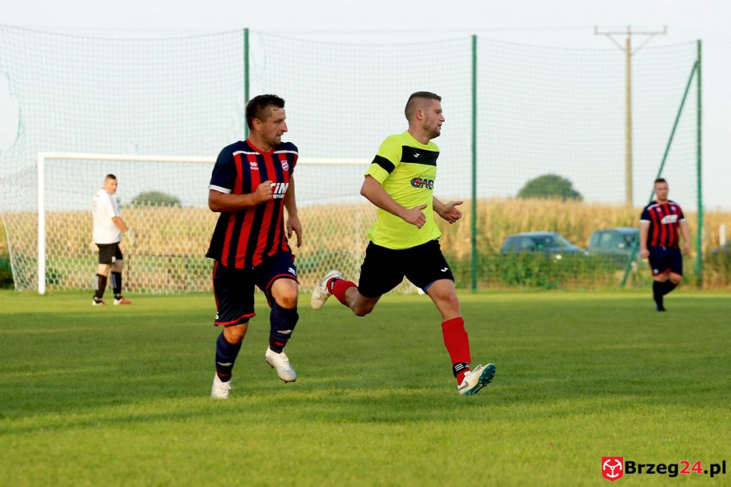 Podsumowanie klasy A. Skarbimierz i Victoria górą, pozostałe drużyny przegrały [FOTORELACJA Z MECZU Victoria Kościerzyce - Pogoń Łosiów]