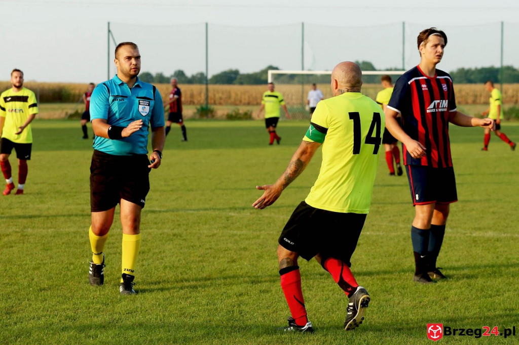 Podsumowanie klasy A. Skarbimierz i Victoria górą, pozostałe drużyny przegrały [FOTORELACJA Z MECZU Victoria Kościerzyce - Pogoń Łosiów]
