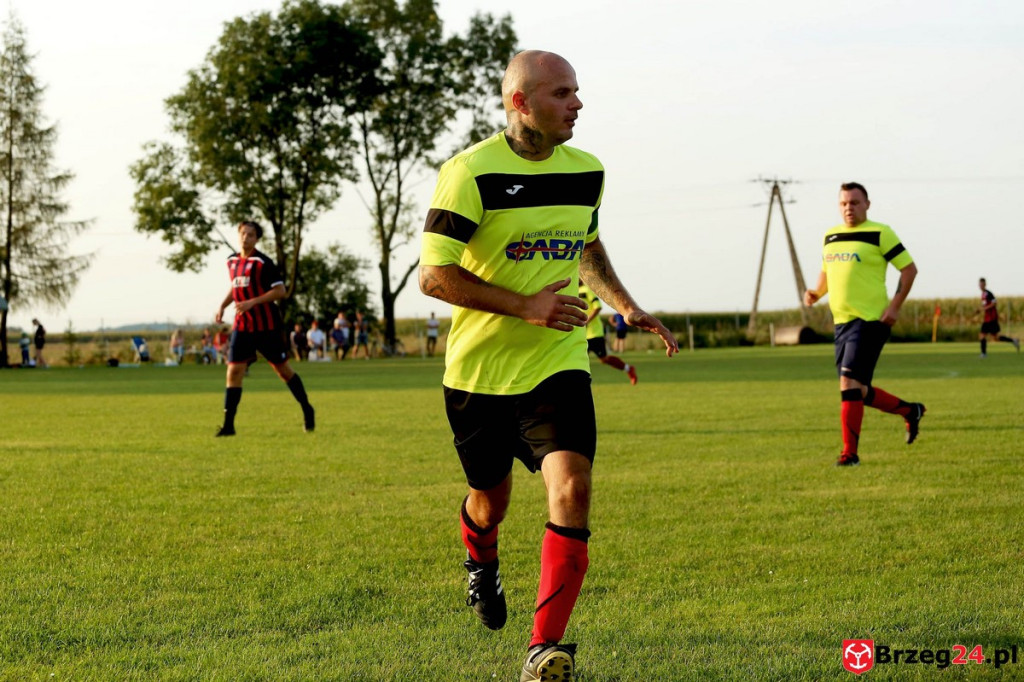Podsumowanie klasy A. Skarbimierz i Victoria górą, pozostałe drużyny przegrały [FOTORELACJA Z MECZU Victoria Kościerzyce - Pogoń Łosiów]