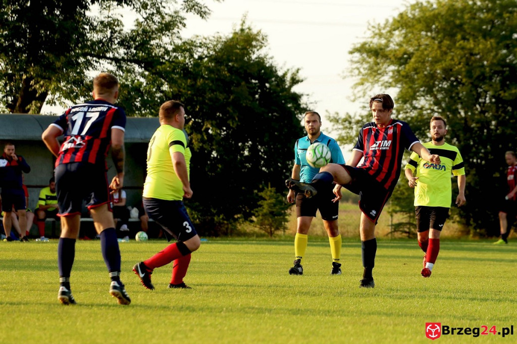 Podsumowanie klasy A. Skarbimierz i Victoria górą, pozostałe drużyny przegrały [FOTORELACJA Z MECZU Victoria Kościerzyce - Pogoń Łosiów]