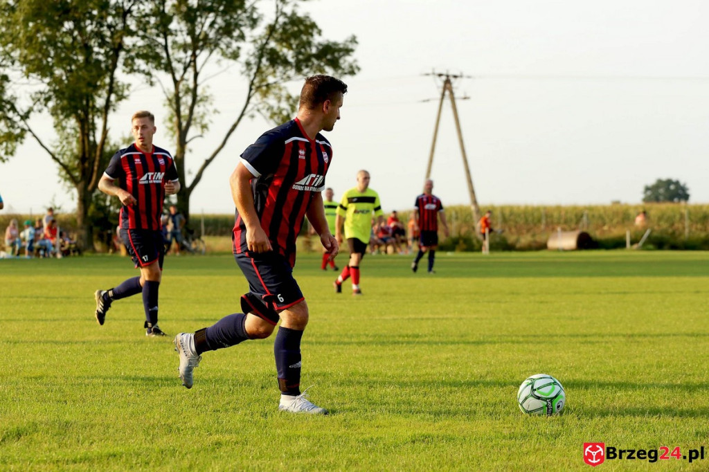 Podsumowanie klasy A. Skarbimierz i Victoria górą, pozostałe drużyny przegrały [FOTORELACJA Z MECZU Victoria Kościerzyce - Pogoń Łosiów]